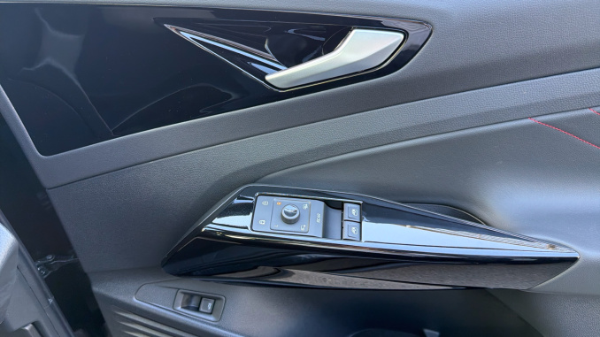 Volkswagen ID.4 250kW 4MOTION GTX Edition 79kWh 5dr Auto Electric Estate - Image 19